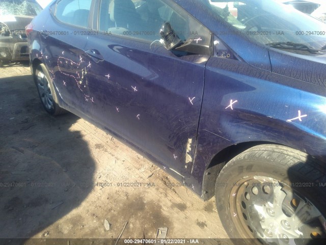 Photo 5 VIN: 5NPDH4AE3CH119017 - HYUNDAI ELANTRA 