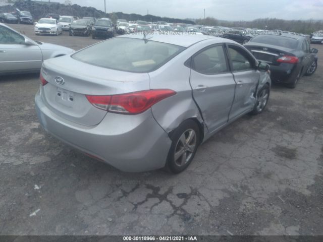 Photo 3 VIN: 5NPDH4AE3CH122290 - HYUNDAI ELANTRA 