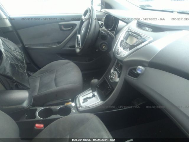 Photo 4 VIN: 5NPDH4AE3CH122290 - HYUNDAI ELANTRA 