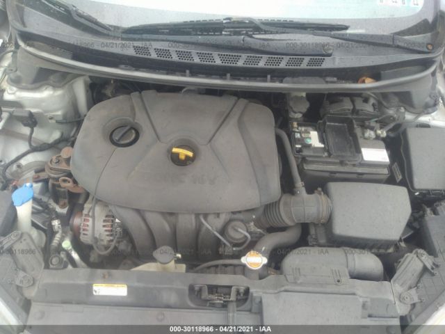 Photo 9 VIN: 5NPDH4AE3CH122290 - HYUNDAI ELANTRA 