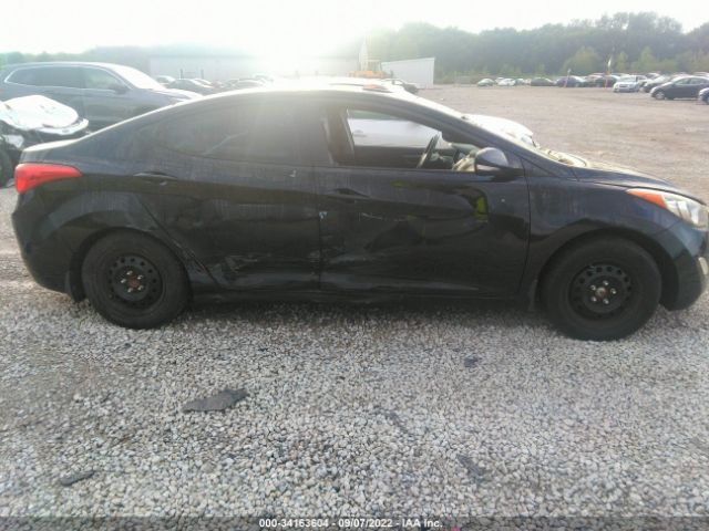 Photo 5 VIN: 5NPDH4AE3CH126419 - HYUNDAI ELANTRA 