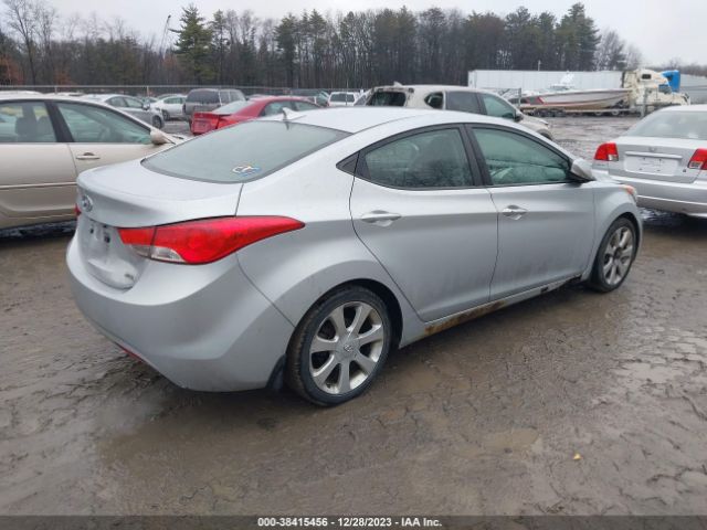 Photo 3 VIN: 5NPDH4AE3CH133791 - HYUNDAI ELANTRA 