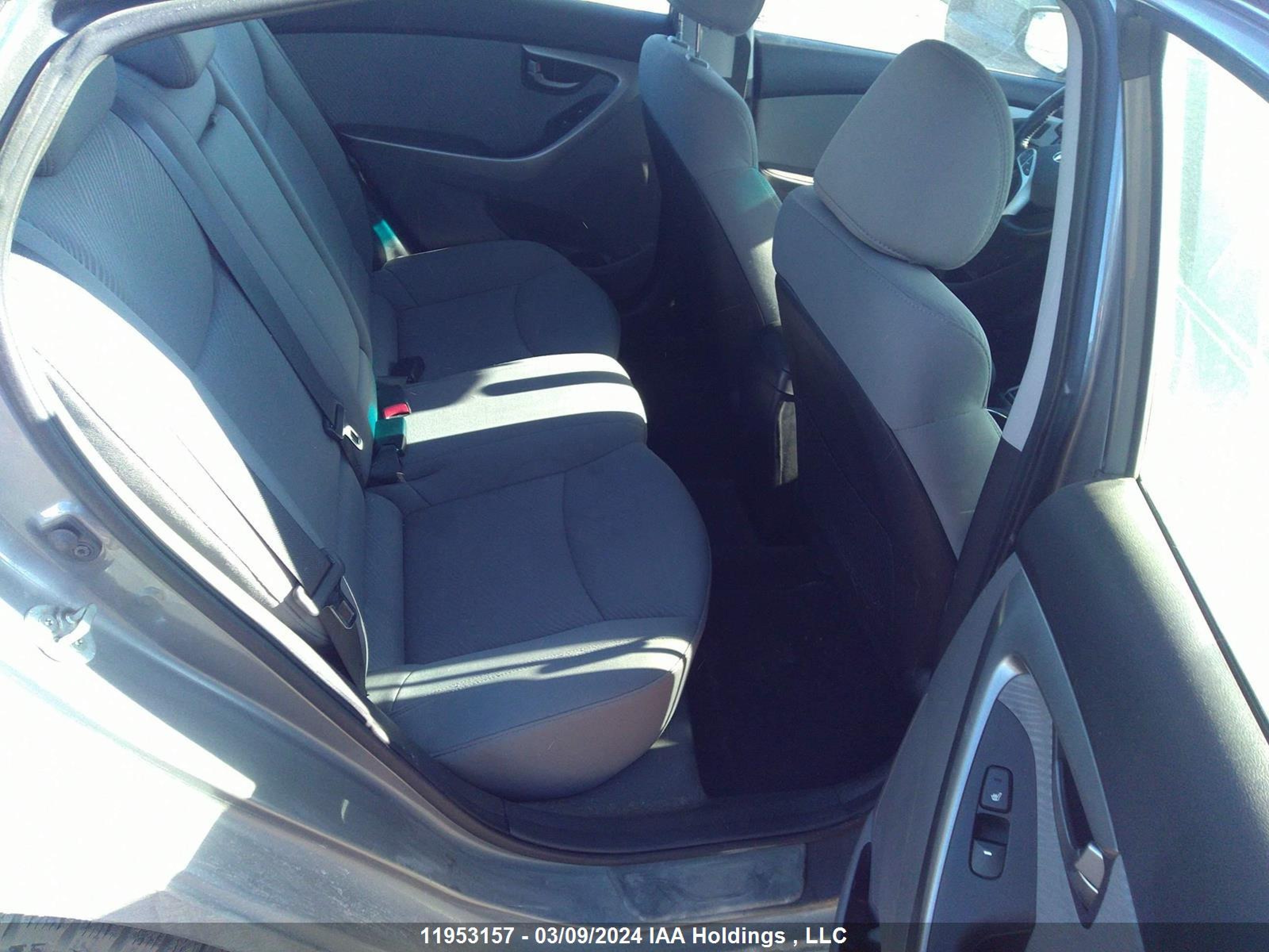 Photo 7 VIN: 5NPDH4AE3CH136142 - HYUNDAI ELANTRA 