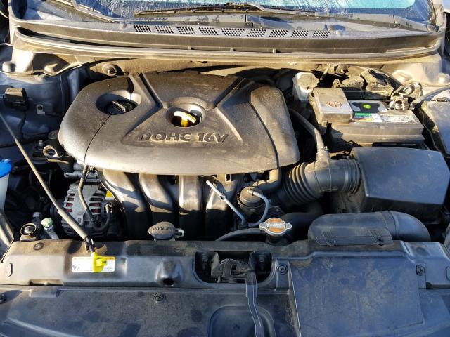 Photo 6 VIN: 5NPDH4AE3CH137517 - HYUNDAI ELANTRA GL 