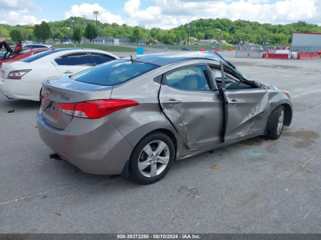 Photo 3 VIN: 5NPDH4AE3CH143575 - HYUNDAI ELANTRA 