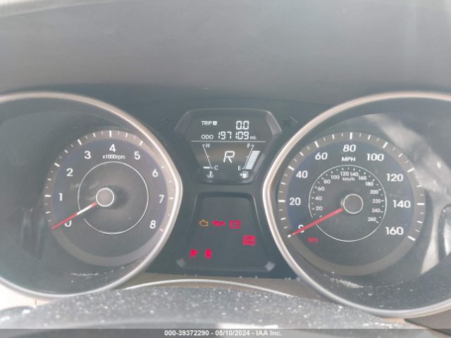 Photo 6 VIN: 5NPDH4AE3CH143575 - HYUNDAI ELANTRA 