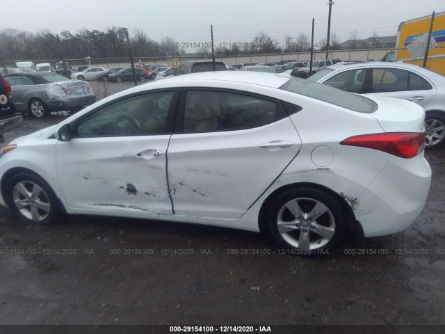 Photo 5 VIN: 5NPDH4AE3CH148825 - HYUNDAI ELANTRA 