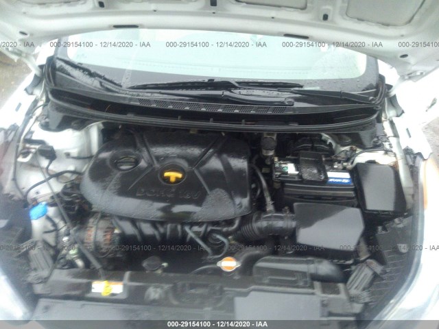 Photo 9 VIN: 5NPDH4AE3CH148825 - HYUNDAI ELANTRA 