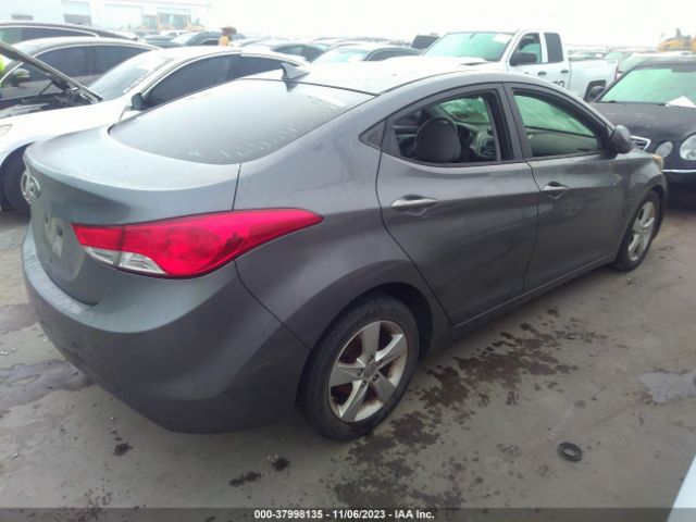 Photo 3 VIN: 5NPDH4AE3DH231477 - HYUNDAI ELANTRA 