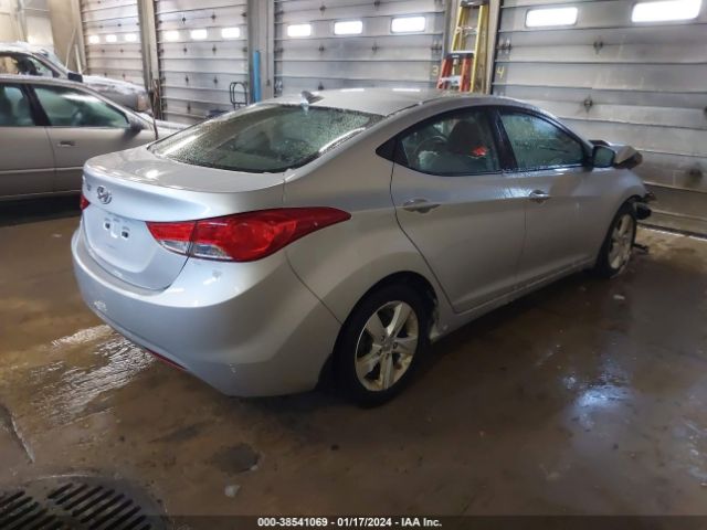 Photo 3 VIN: 5NPDH4AE3DH247565 - HYUNDAI ELANTRA 