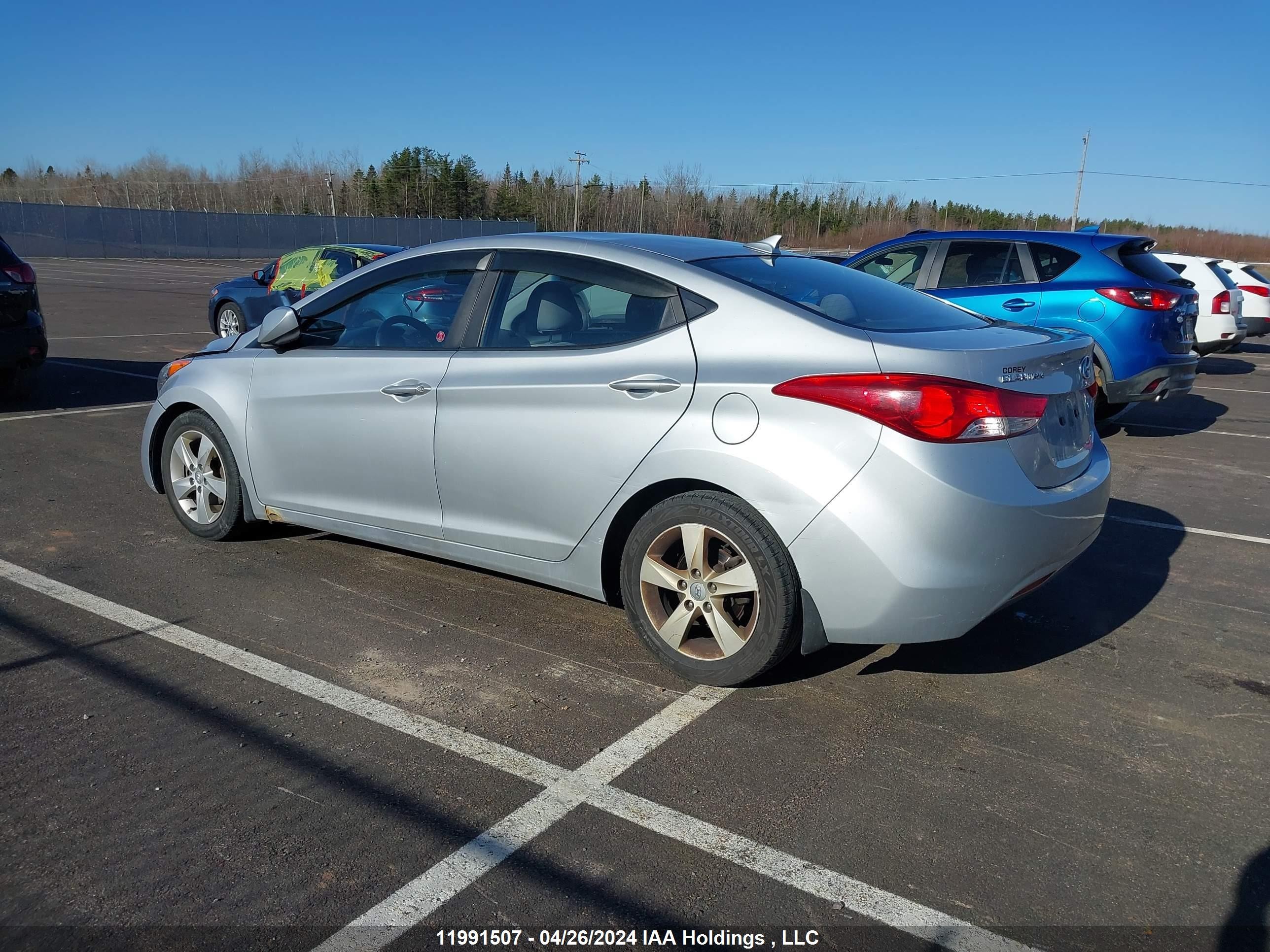 Photo 2 VIN: 5NPDH4AE3DH255925 - HYUNDAI ELANTRA 