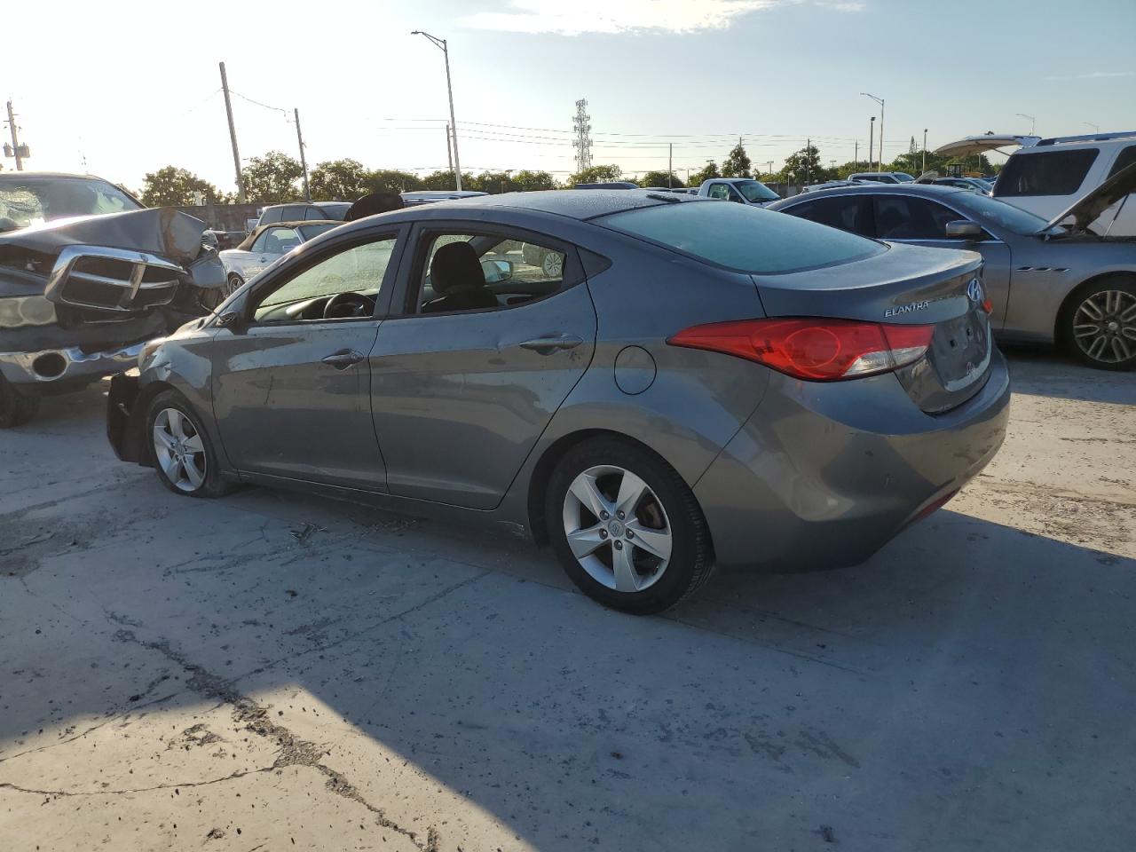 Photo 1 VIN: 5NPDH4AE3DH258260 - HYUNDAI ELANTRA 