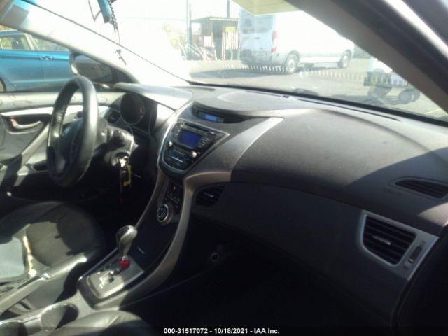 Photo 4 VIN: 5NPDH4AE3DH263393 - HYUNDAI ELANTRA 