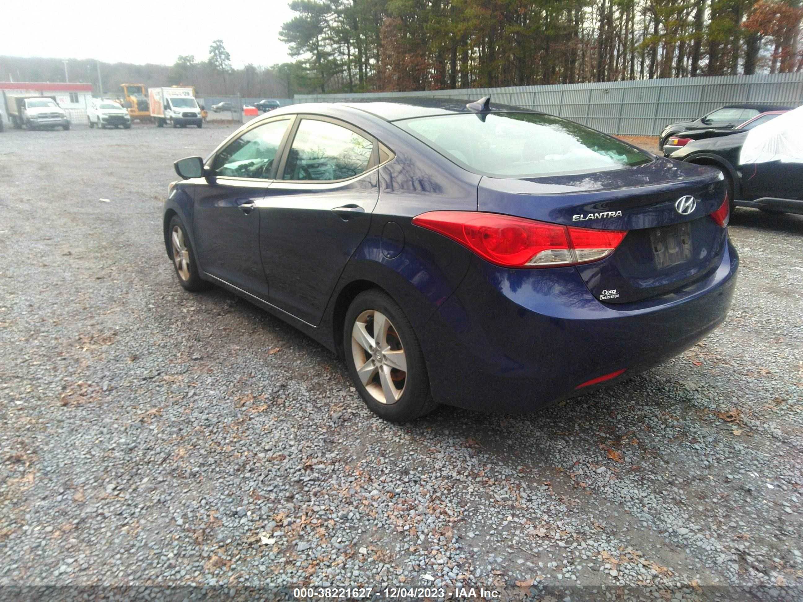 Photo 2 VIN: 5NPDH4AE3DH307862 - HYUNDAI ELANTRA 