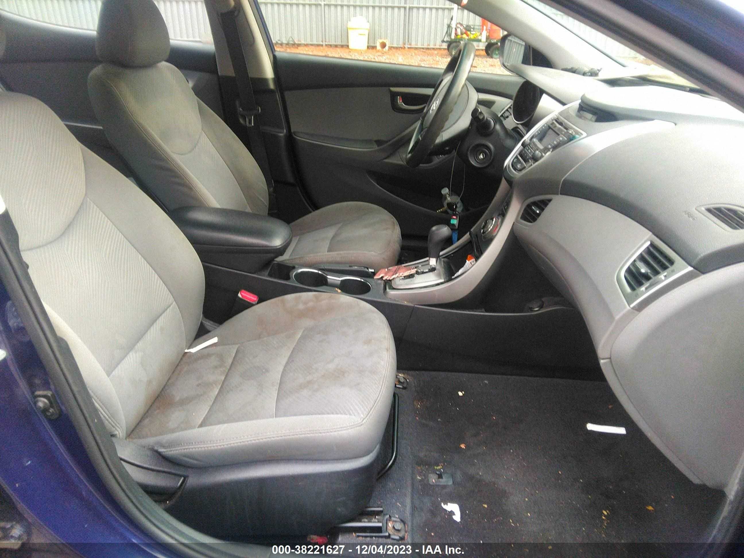 Photo 4 VIN: 5NPDH4AE3DH307862 - HYUNDAI ELANTRA 