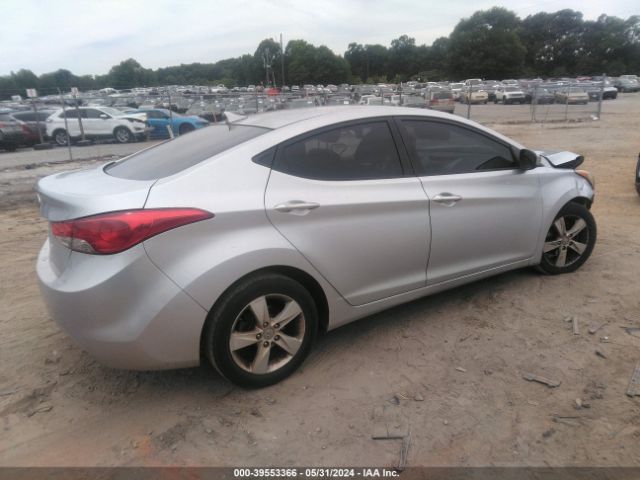 Photo 3 VIN: 5NPDH4AE3DH317422 - HYUNDAI ELANTRA 