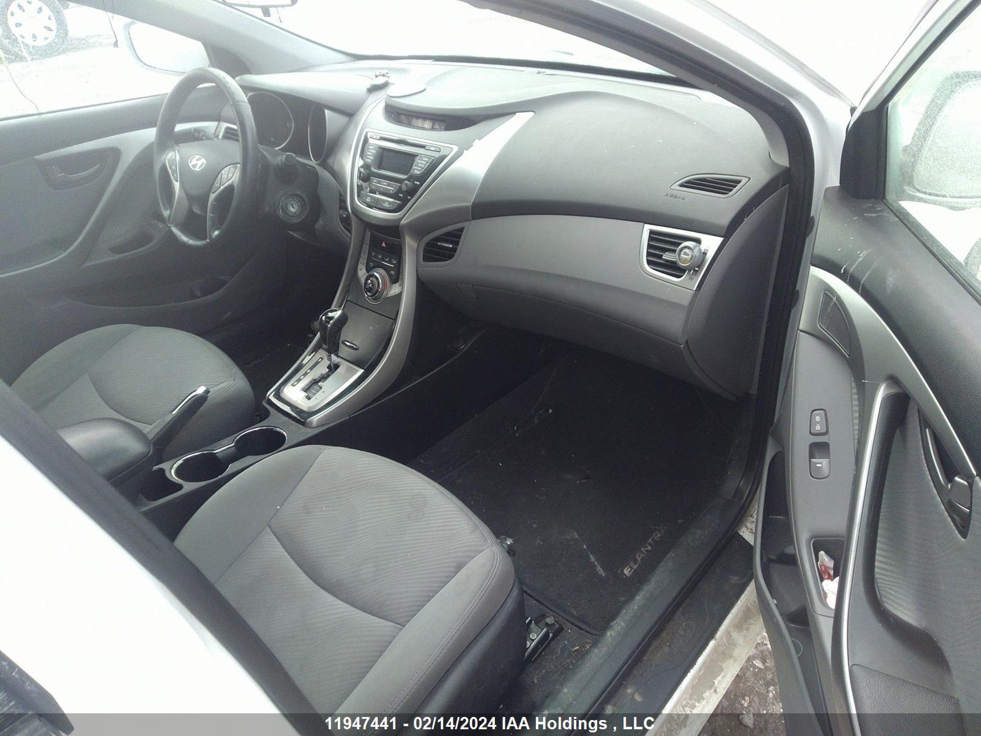 Photo 4 VIN: 5NPDH4AE3DH365986 - HYUNDAI ELANTRA 