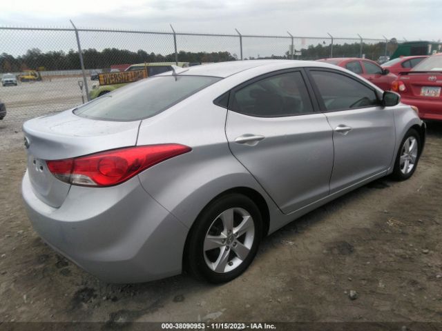 Photo 3 VIN: 5NPDH4AE3DH370864 - HYUNDAI ELANTRA 