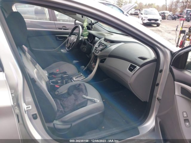 Photo 4 VIN: 5NPDH4AE3DH381816 - HYUNDAI ELANTRA 