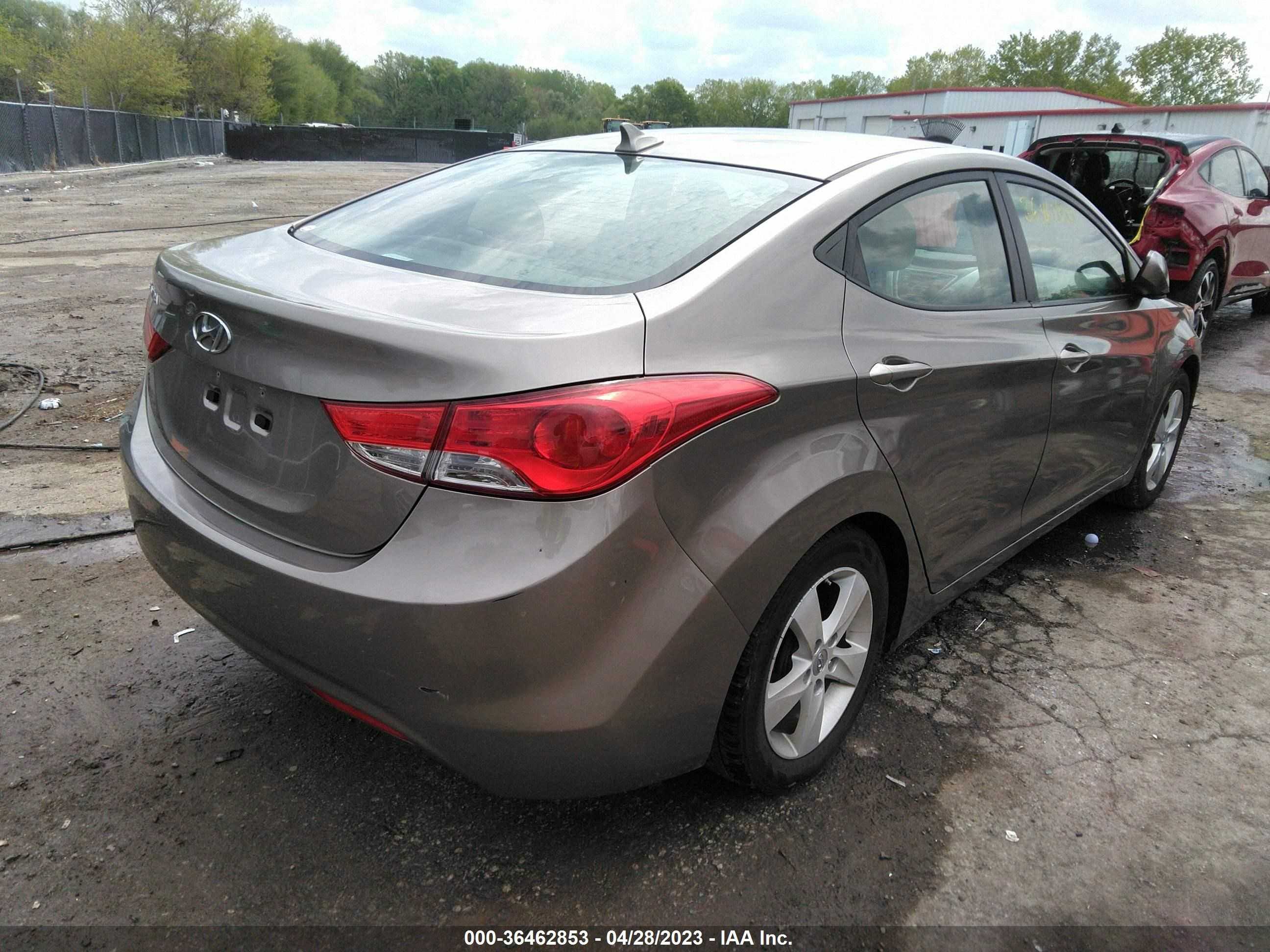 Photo 3 VIN: 5NPDH4AE3DH382738 - HYUNDAI ELANTRA 