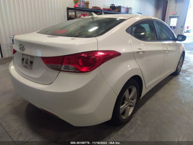 Photo 3 VIN: 5NPDH4AE3DH383937 - HYUNDAI ELANTRA 