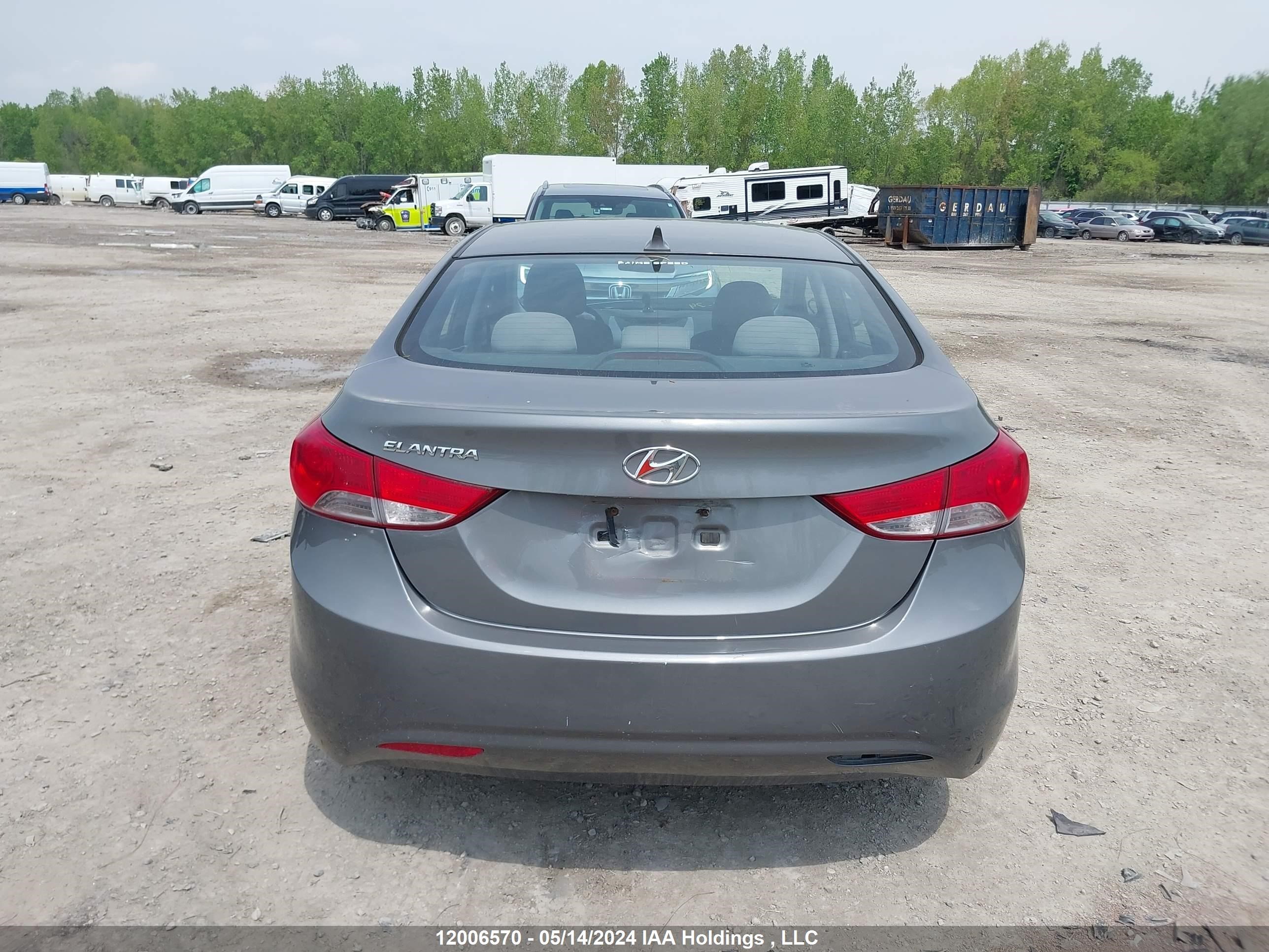 Photo 15 VIN: 5NPDH4AE3DH392184 - HYUNDAI ELANTRA 