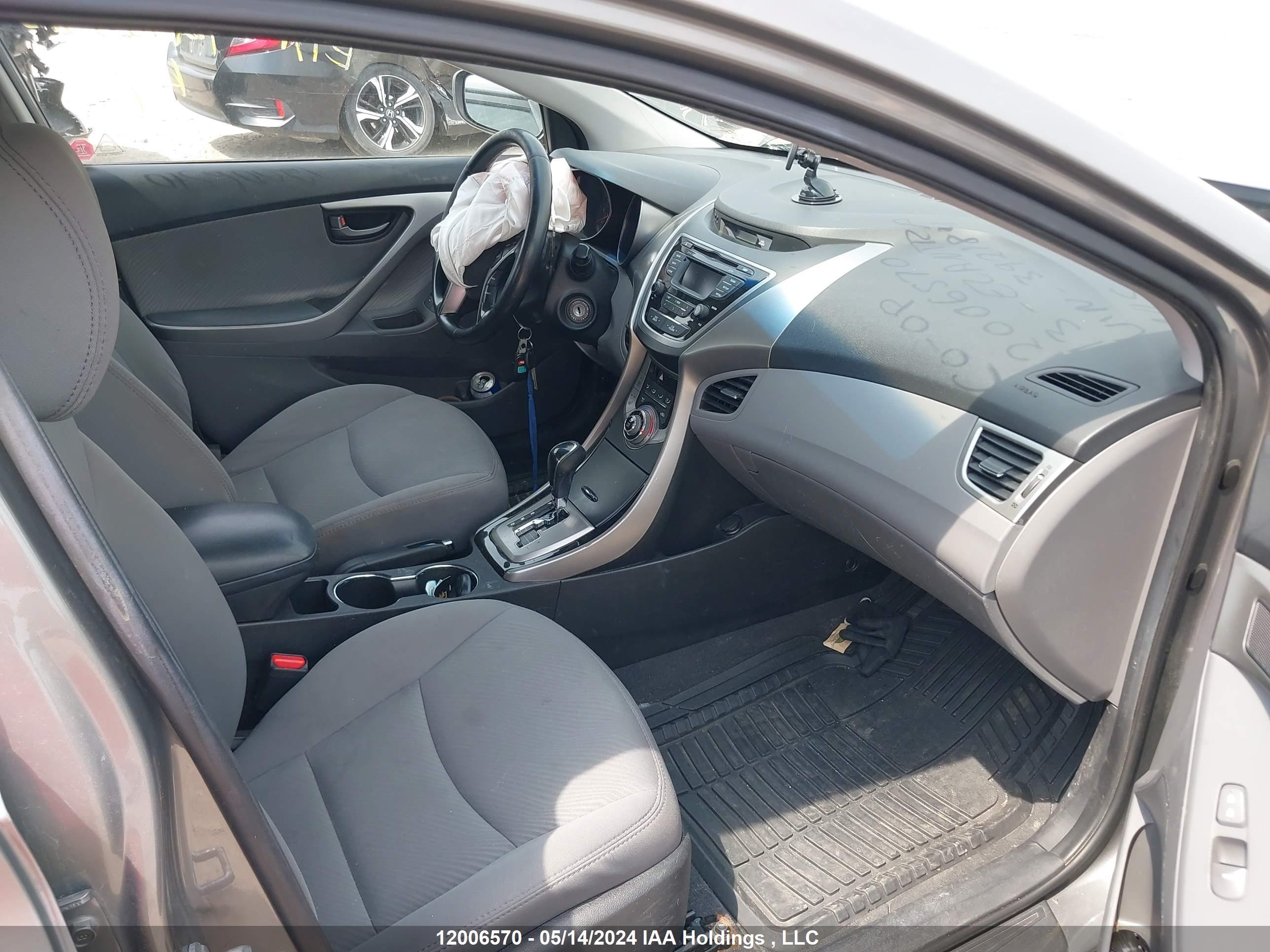 Photo 4 VIN: 5NPDH4AE3DH392184 - HYUNDAI ELANTRA 