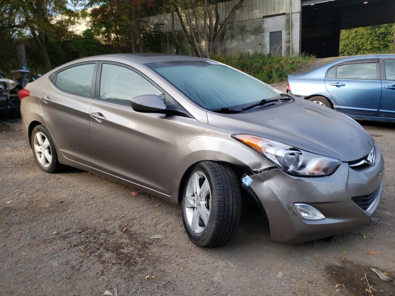 Photo 3 VIN: 5NPDH4AE3DH393786 - HYUNDAI ELANTRA 