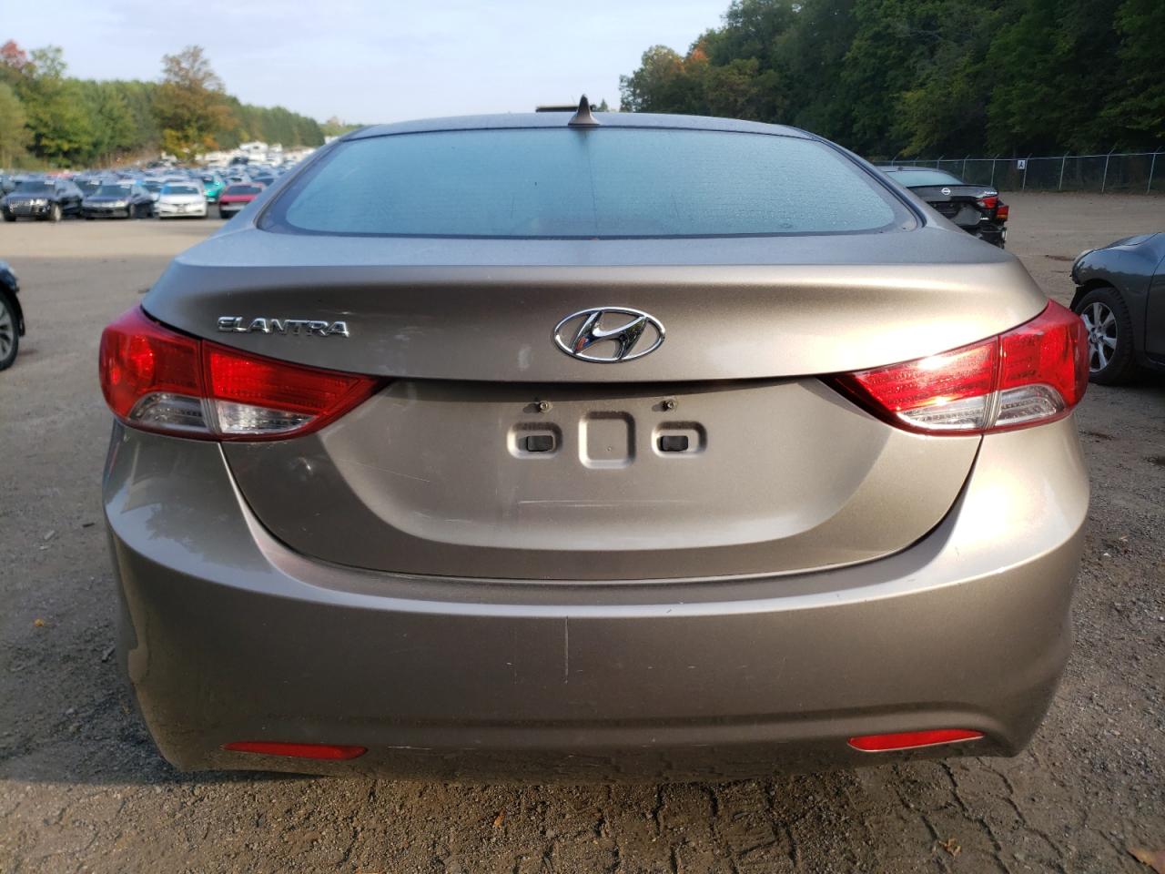 Photo 5 VIN: 5NPDH4AE3DH393786 - HYUNDAI ELANTRA 