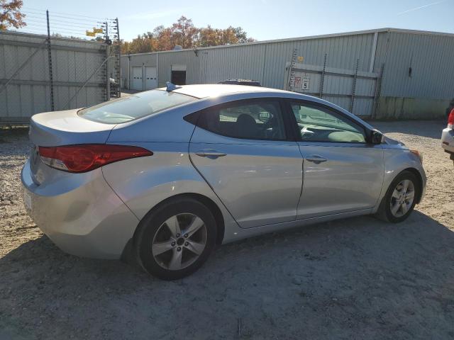 Photo 2 VIN: 5NPDH4AE3DH396963 - HYUNDAI ELANTRA 