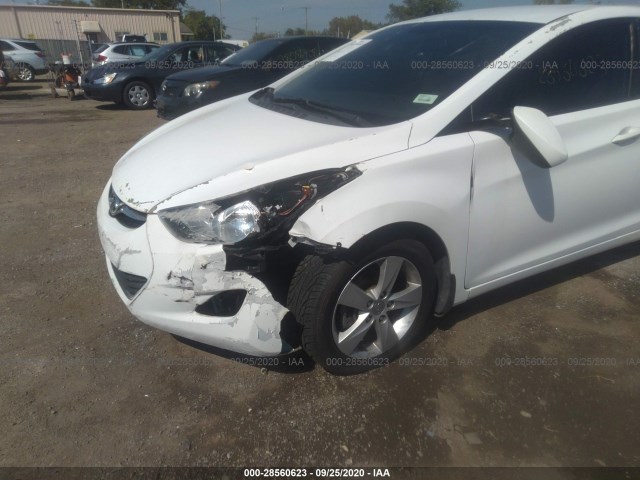 Photo 5 VIN: 5NPDH4AE3DH407475 - HYUNDAI ELANTRA 