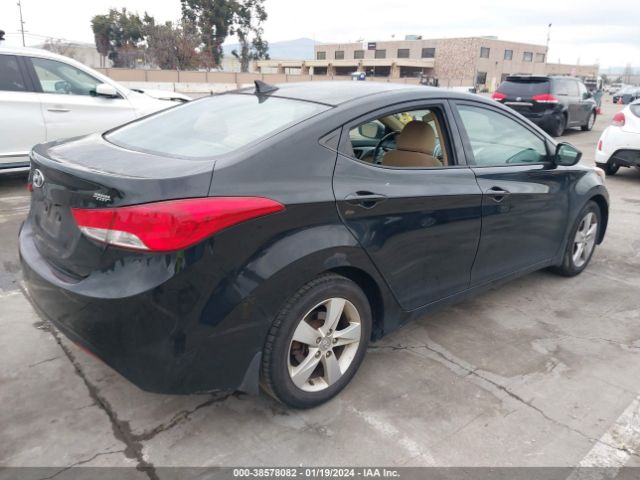 Photo 3 VIN: 5NPDH4AE3DH422865 - HYUNDAI ELANTRA 