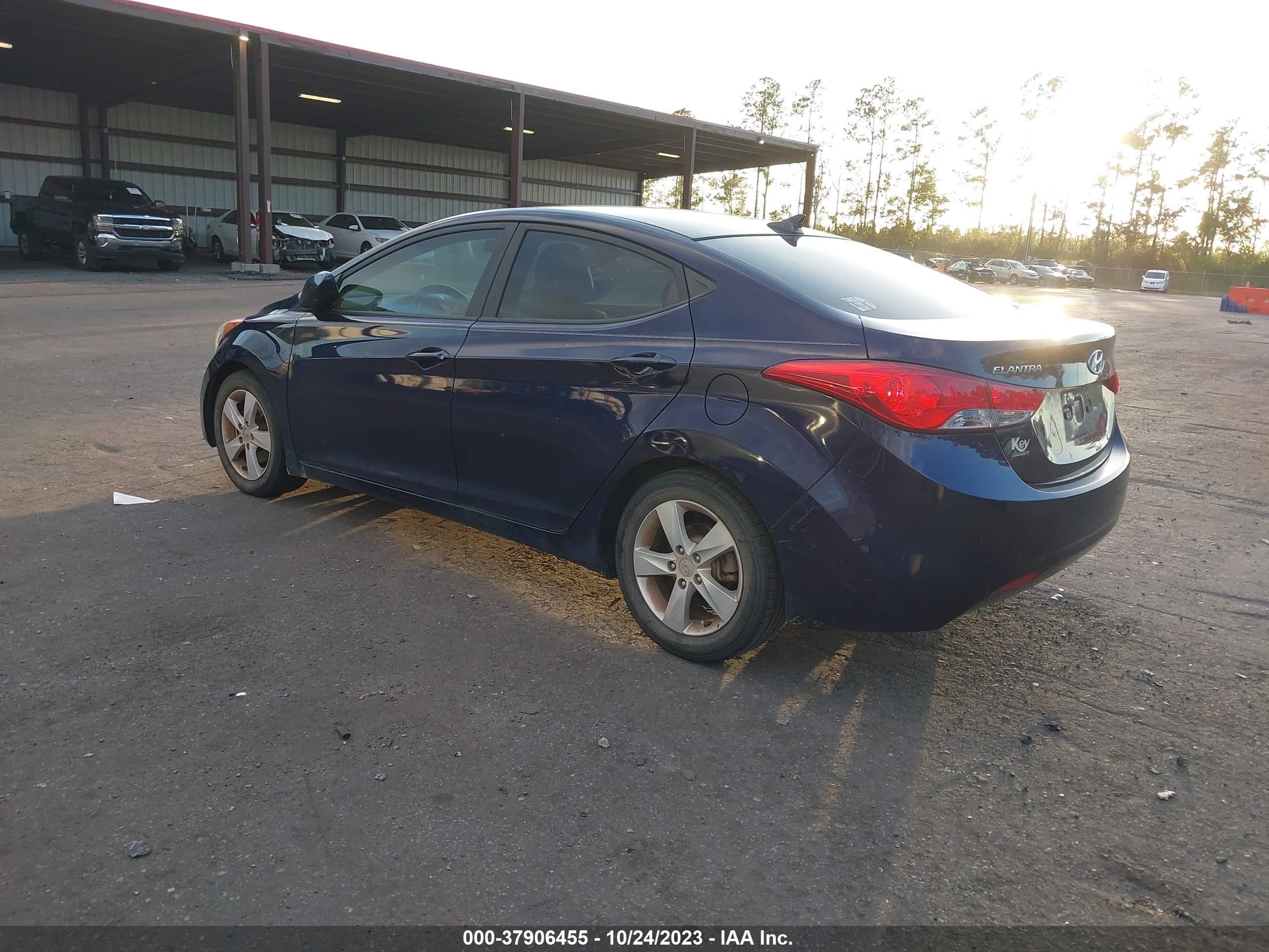 Photo 2 VIN: 5NPDH4AE3DH439312 - HYUNDAI ELANTRA 