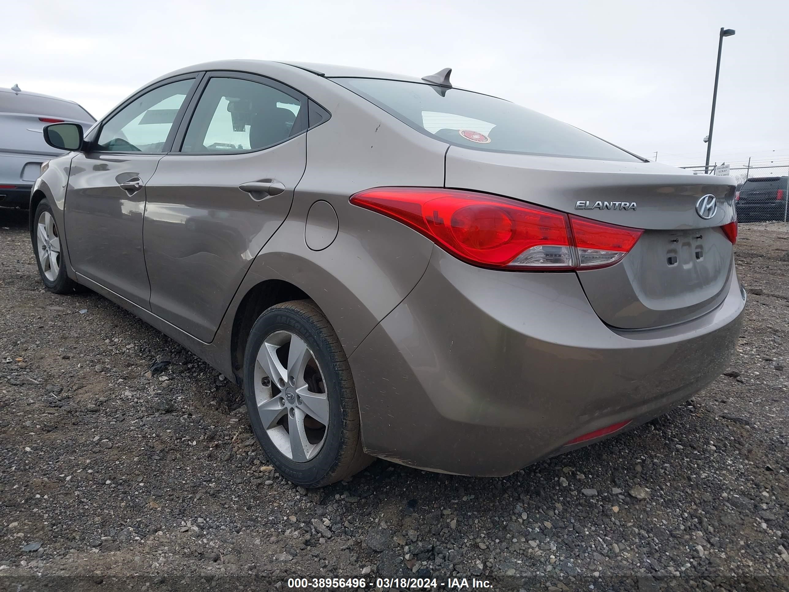 Photo 2 VIN: 5NPDH4AE3DH451184 - HYUNDAI ELANTRA 