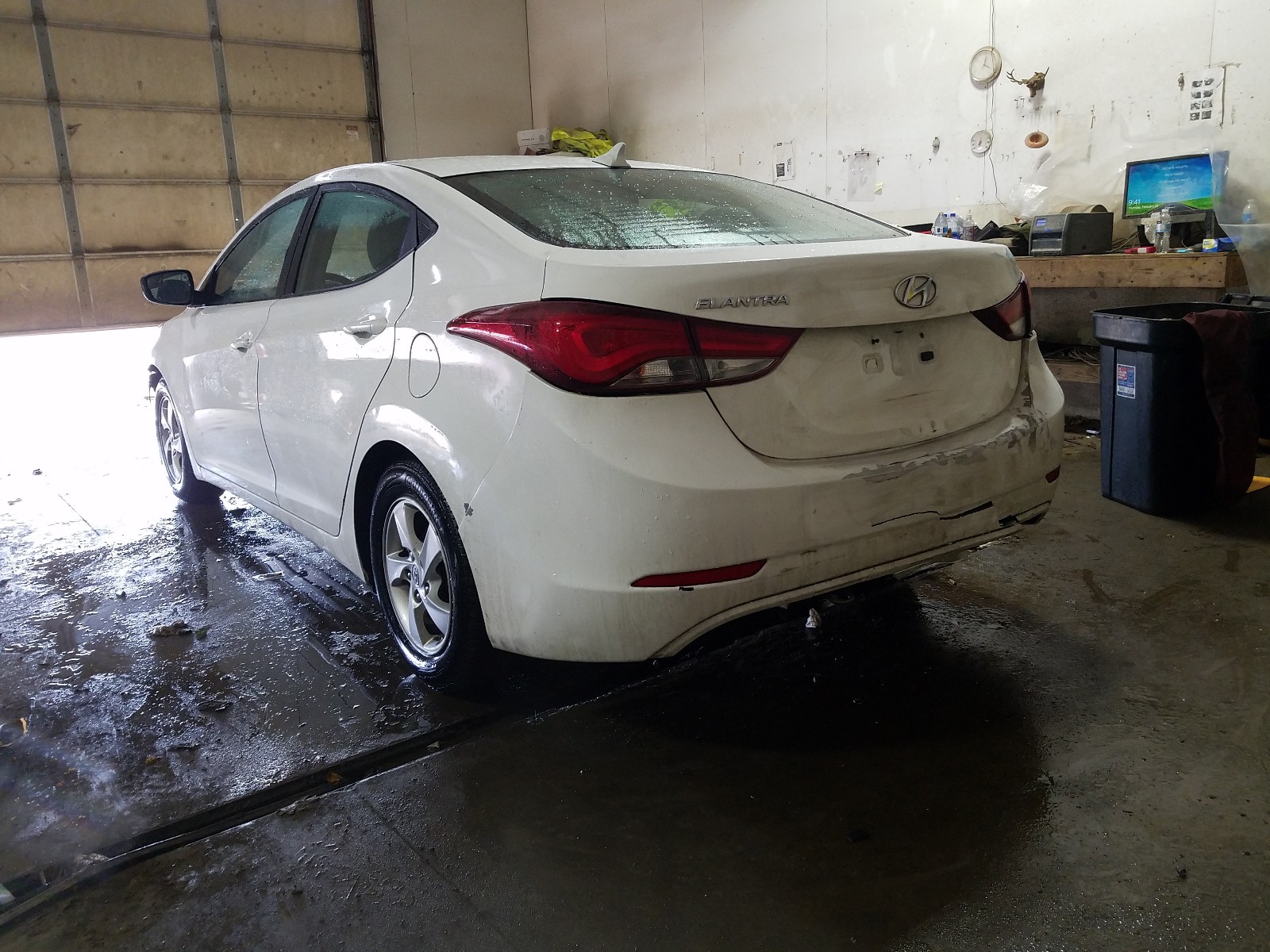 Photo 2 VIN: 5NPDH4AE3EH485773 - HYUNDAI ELANTRA SE 