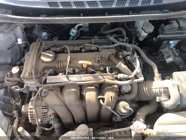 Photo 9 VIN: 5NPDH4AE3EH526399 - HYUNDAI ELANTRA 