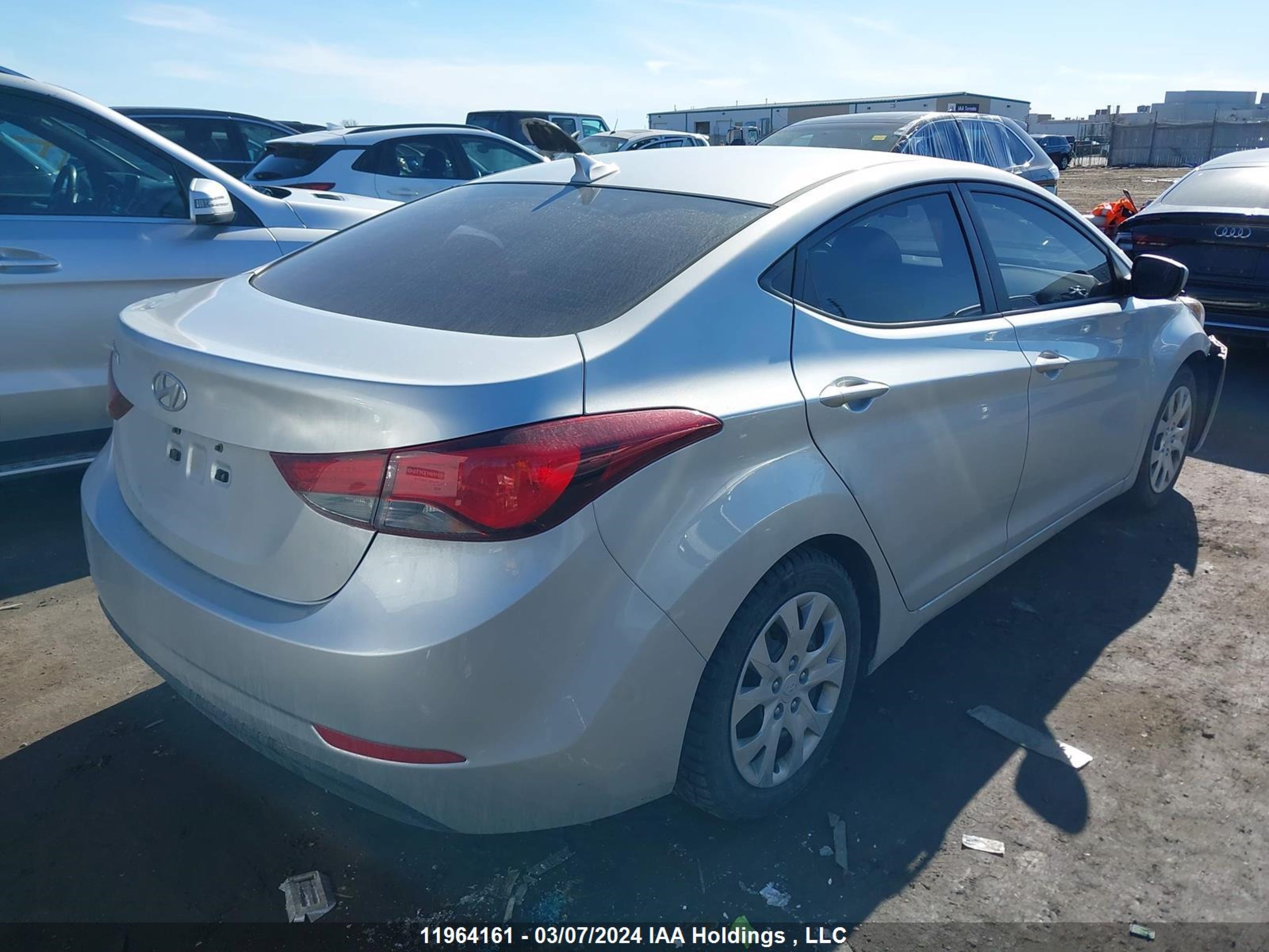 Photo 3 VIN: 5NPDH4AE3FH562062 - HYUNDAI ELANTRA 