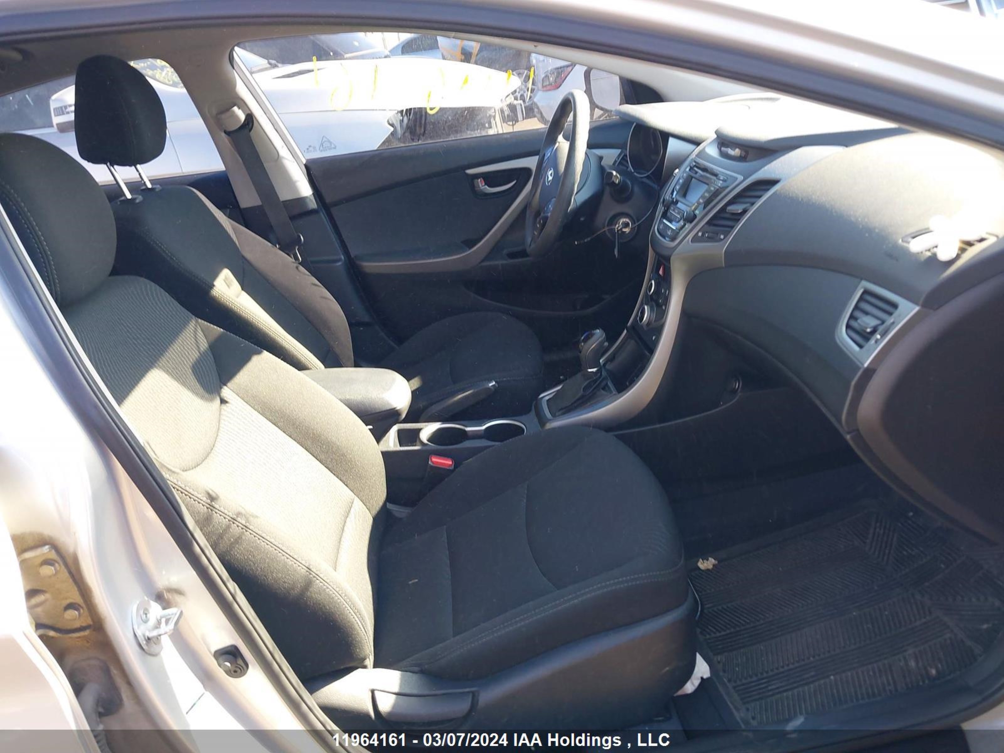 Photo 4 VIN: 5NPDH4AE3FH562062 - HYUNDAI ELANTRA 