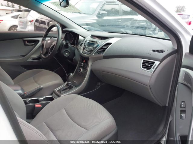 Photo 4 VIN: 5NPDH4AE3FH568590 - HYUNDAI ELANTRA 