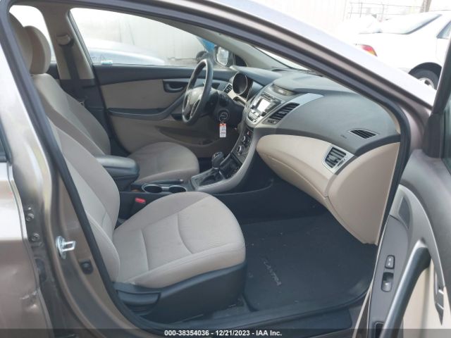 Photo 4 VIN: 5NPDH4AE3FH572638 - HYUNDAI ELANTRA 