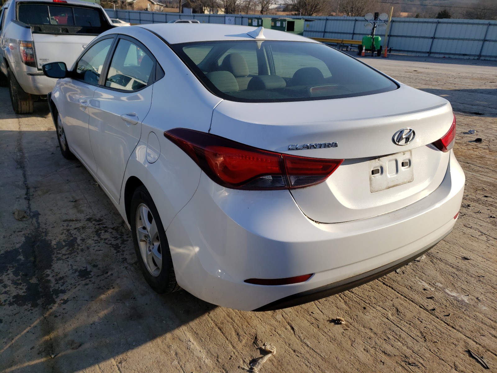 Photo 2 VIN: 5NPDH4AE3FH580500 - HYUNDAI ELANTRA SE 