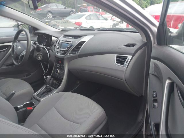 Photo 4 VIN: 5NPDH4AE3FH615990 - HYUNDAI ELANTRA 