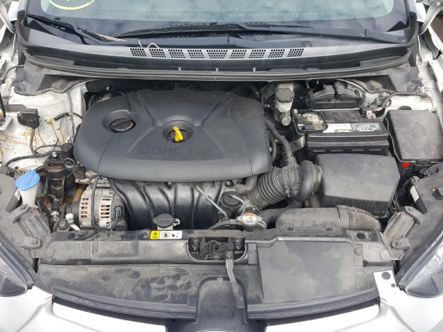 Photo 6 VIN: 5NPDH4AE3FH636905 - HYUNDAI ELANTRA SE 