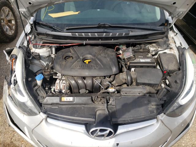 Photo 6 VIN: 5NPDH4AE3FH640727 - HYUNDAI ELANTRA SE 