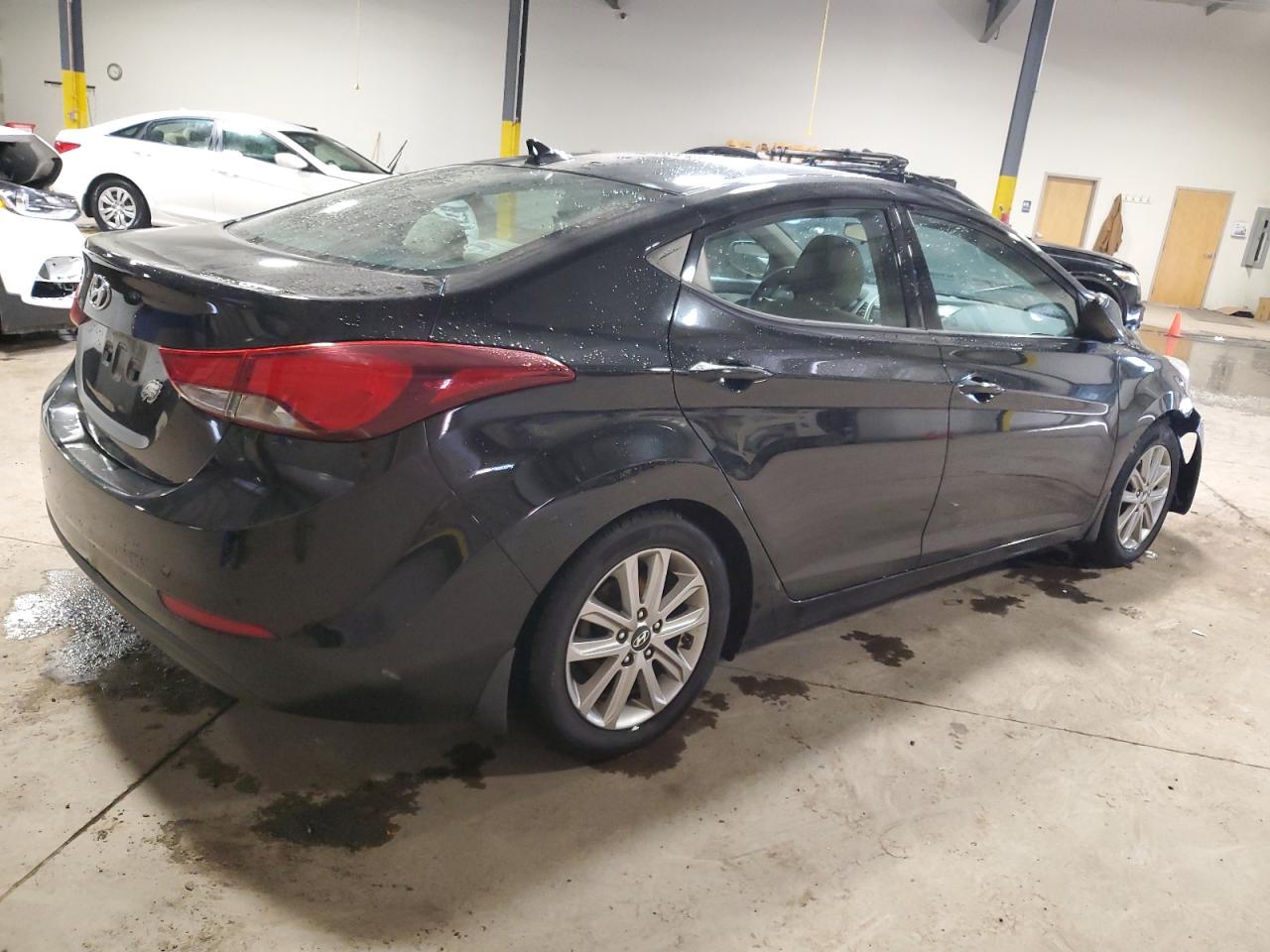 Photo 2 VIN: 5NPDH4AE3FH643692 - HYUNDAI ELANTRA 