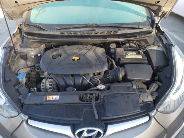 Photo 6 VIN: 5NPDH4AE3FH645605 - HYUNDAI ELANTRA SE 