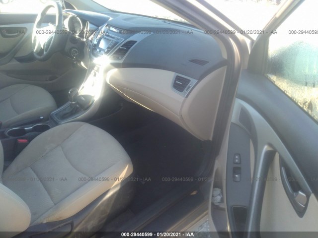 Photo 4 VIN: 5NPDH4AE3GH653012 - HYUNDAI ELANTRA 