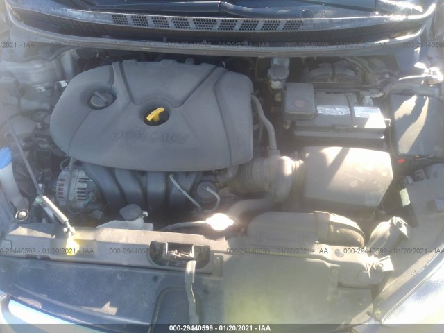 Photo 9 VIN: 5NPDH4AE3GH653012 - HYUNDAI ELANTRA 