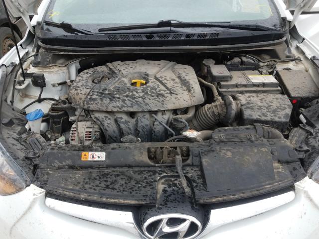 Photo 6 VIN: 5NPDH4AE3GH661773 - HYUNDAI ELANTRA SE 