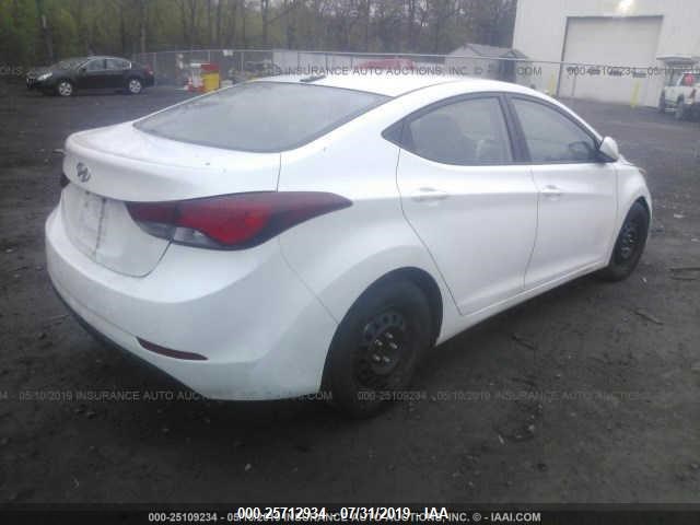 Photo 3 VIN: 5NPDH4AE3GH665533 - HYUNDAI ELANTRA 